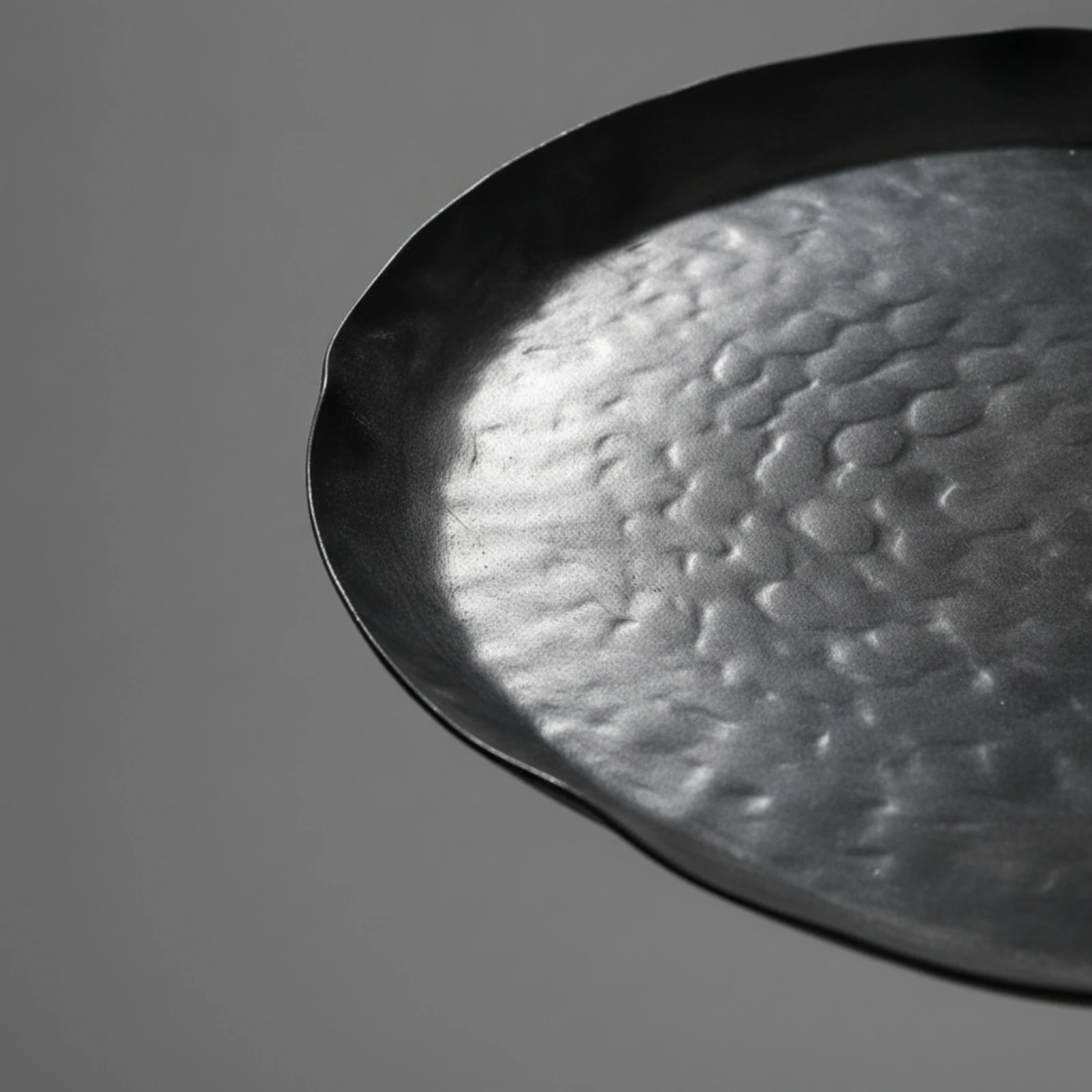 Metal Tray with Hammered Finish Textured Decorative Platter Serving Platter Lightweight for Coffee Table, Sideboard