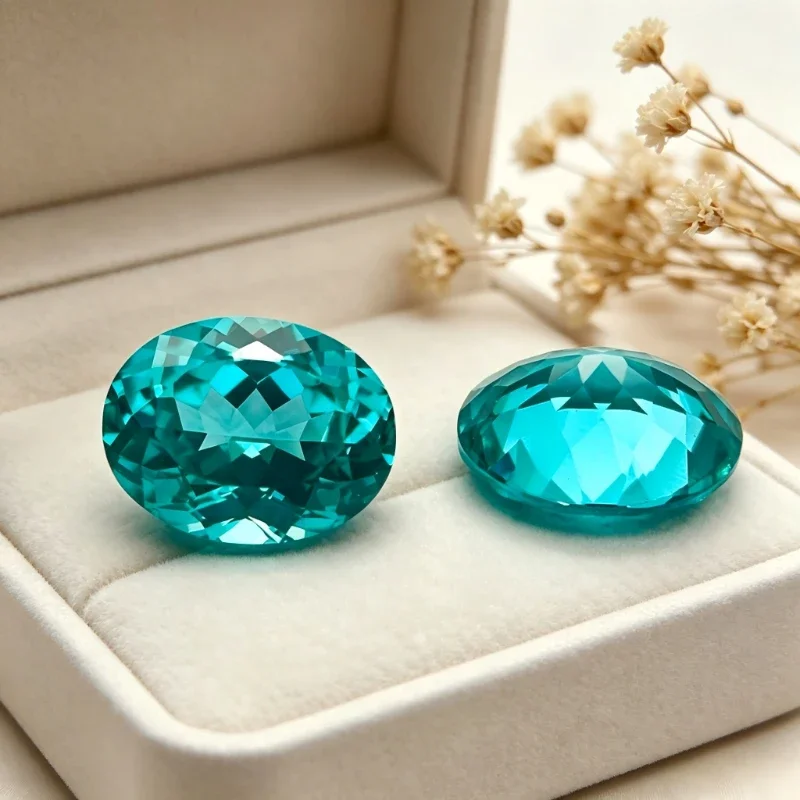 Paraiba Ovaler Künstlicher Edelstein in Neonblau mit Zertifikat, Handgeschliffen – Detail 5