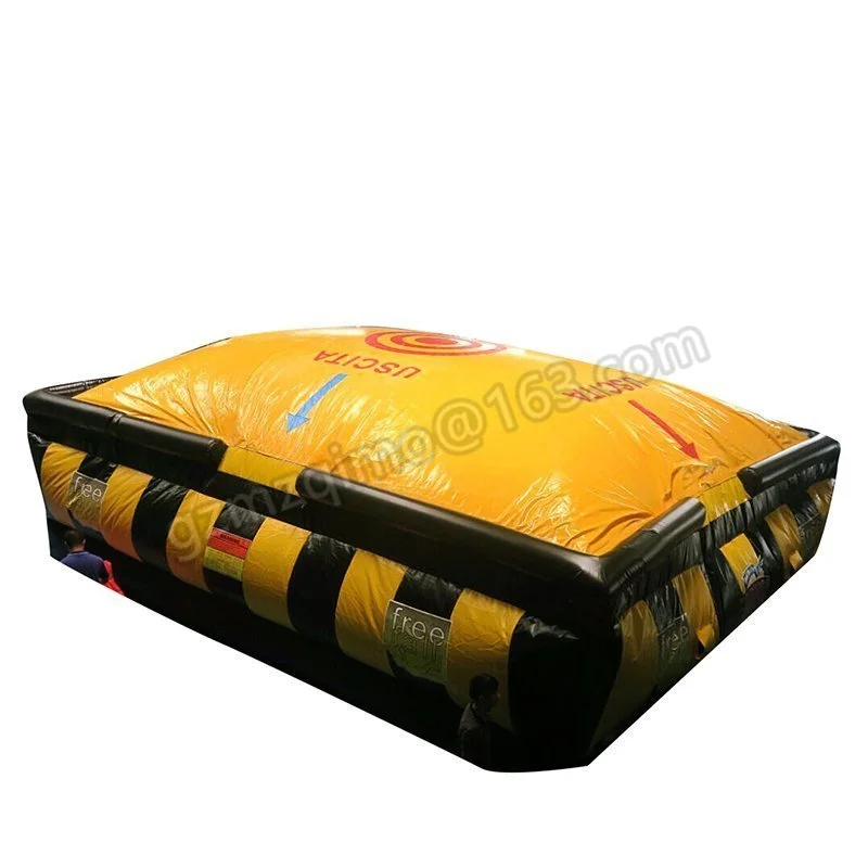 

Commercial Inflatable Jumping Air Ampoline Airbag Stunt Jump Crash Mat For Skiing