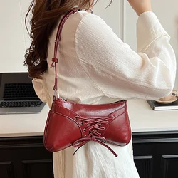 Retro Proste Czerwone Torebki Na Ramię Dla Kobiet 2024 New Sweet Bow Solid Color Crossbody Purse Trend Wszechstronna Kobieta Mały Kwadratowy Pakiet