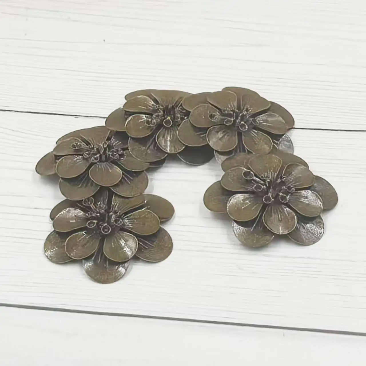 100PCS Bronze Tone Flower Charm Cameos DIY Embellissment Handicrafts Apparel Decoration Making Accessories 49mm