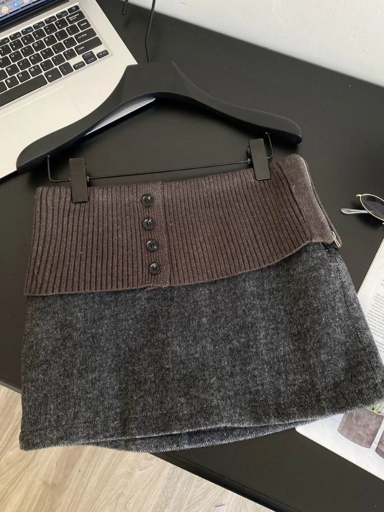 

Autumn and winter new retro niche design sense versatile short skirt American spicy girl knitted splicing A-line short skirt