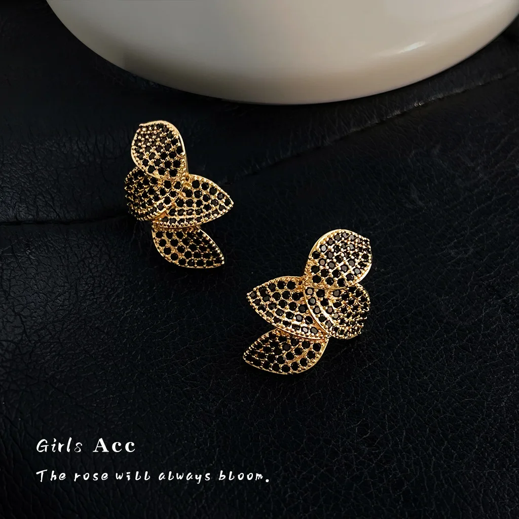 

S925 Silver Zirconia Leaf Earrings Black Gold French Style Vintage Elegant Commute Jewelry Luxury Minimalist Ear Studs for Women