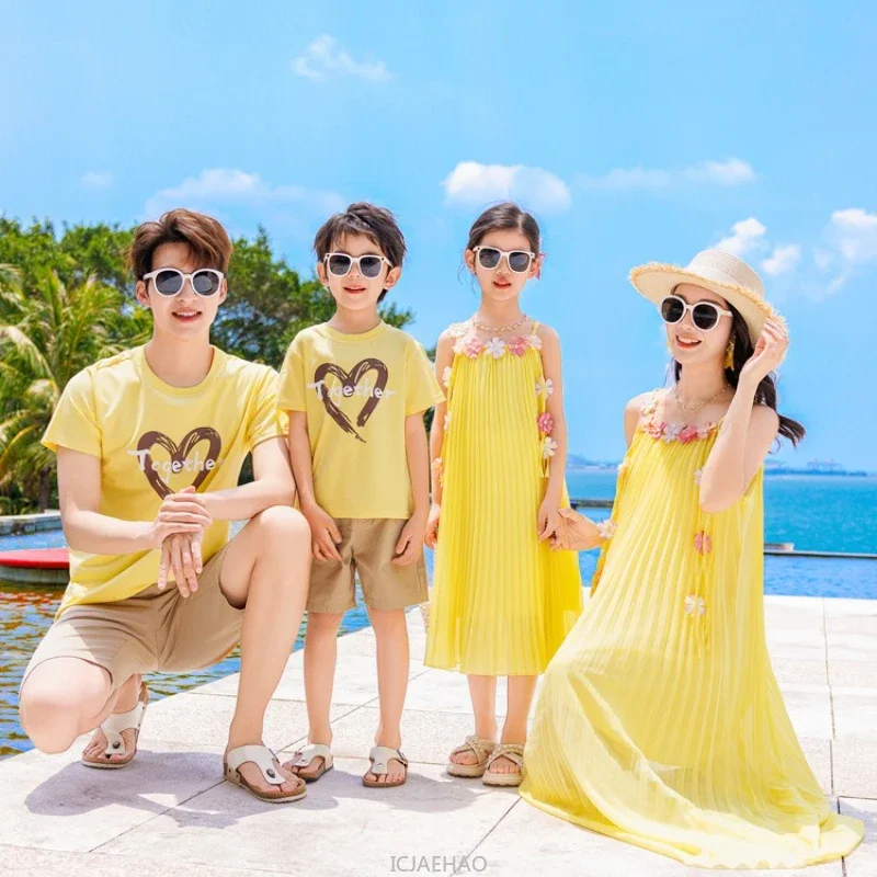 

Beach Vacation ClothesFamily Outfits Mom Daughter Dress Father Son Tshirt Pants Set Vestido Kids Summer Seaside Girl Boy Costume