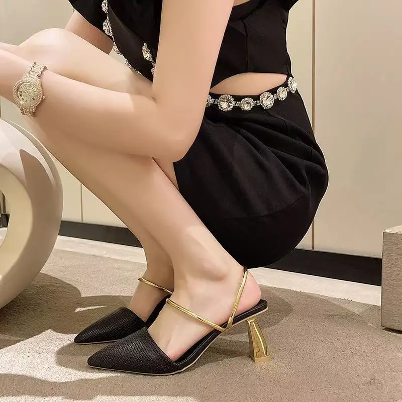 

2026 New Summer Two-Way Wear Sandals for Women Chunky Heel Pointed Toe Closed Toe Fashion Slide Slippers