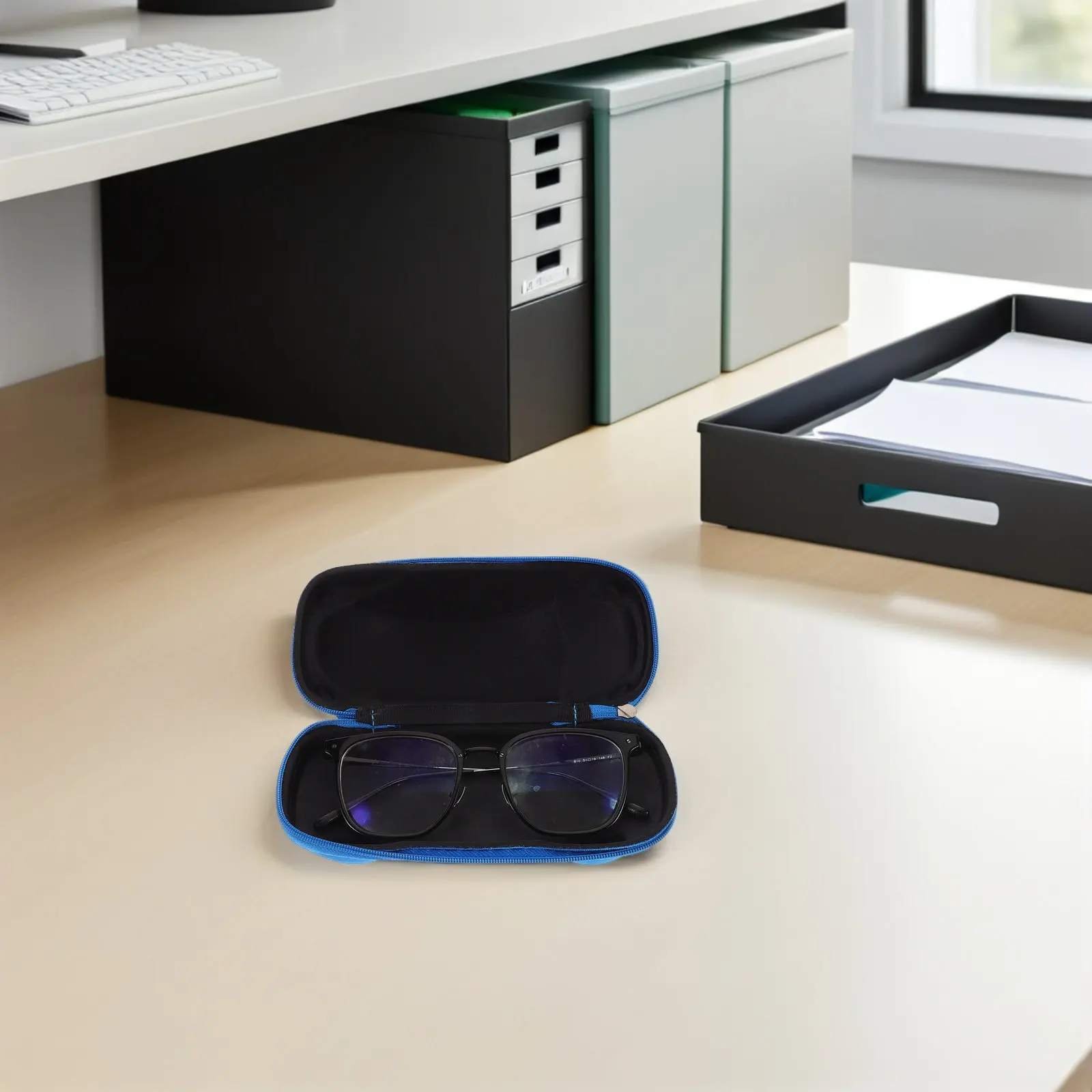 

Набор из 4 футляров для детских очков: автомобильная тематика, яркий дизайн, ударопрочные, портативные, для солнцезащитных очков