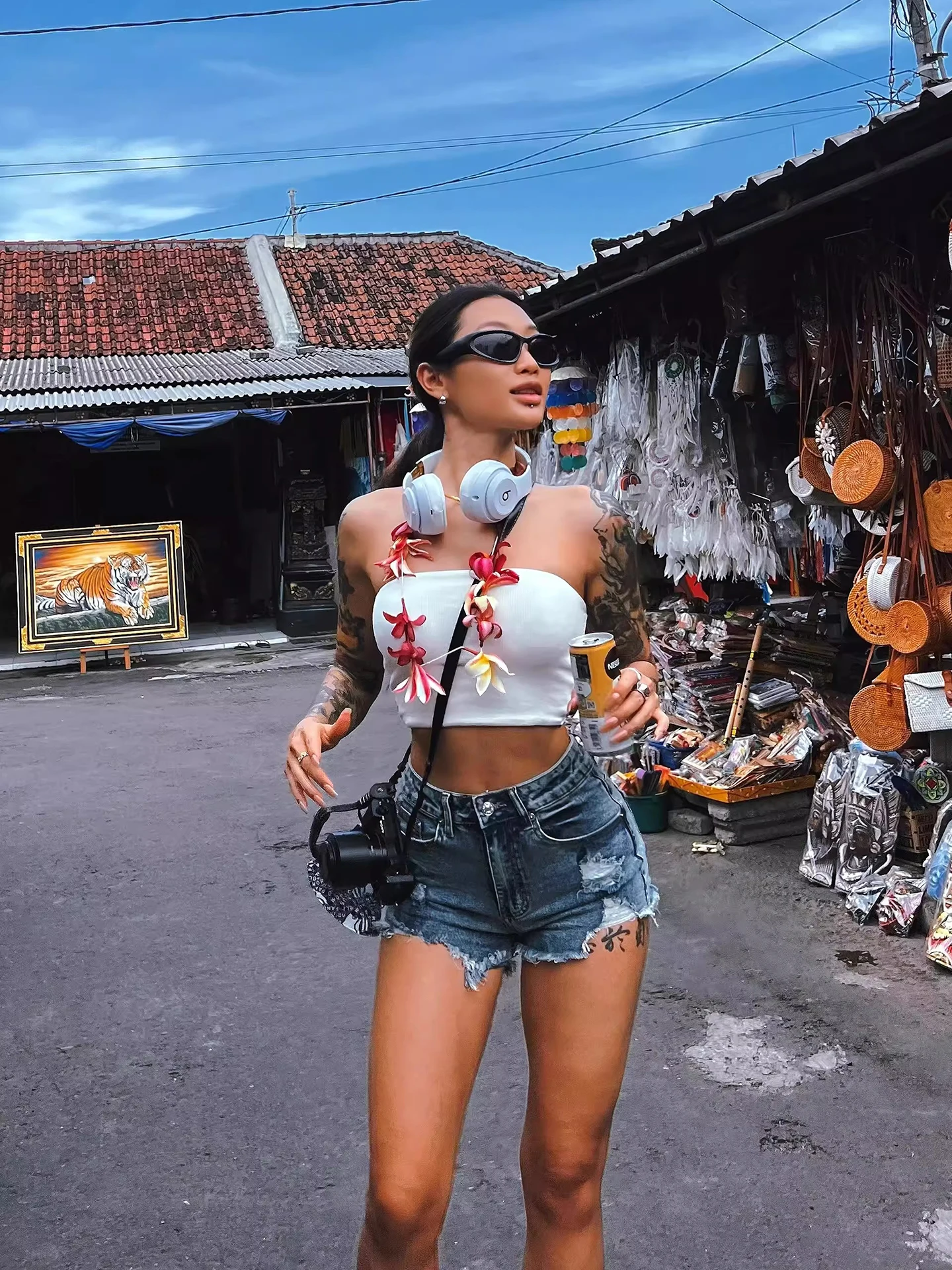

Sexy Spicy Short Jeans High Waist Slim Fit Summer Hot Pants Women's Denim Jeans Washed out Torn High Waist Skimpy Butt Lifting