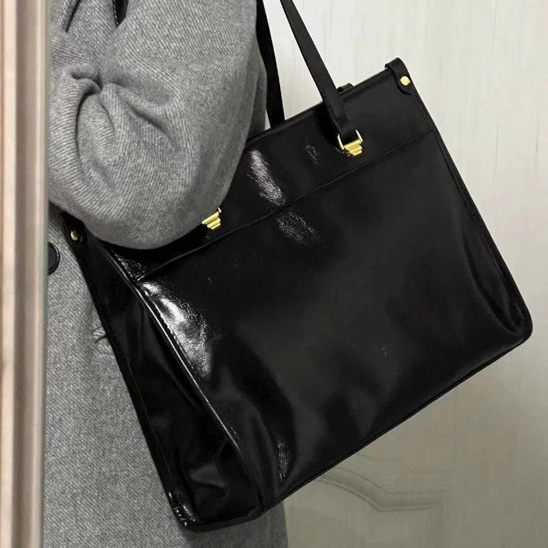 New practical niche premium texture commuter Tote bag single shoulder carrying large bag female bag large capacity