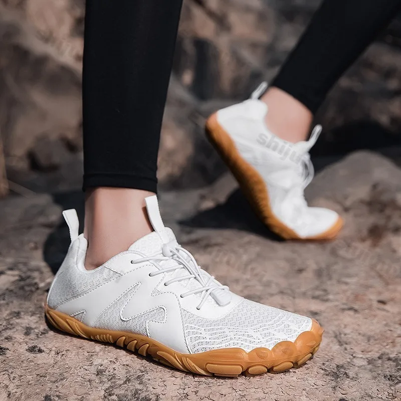 

Новинка лета 2024, удобная нескользящая повседневная обувь, мужская модная дышащая повседневная обувь с сеткой, легкие кроссовки с неглубоким носком