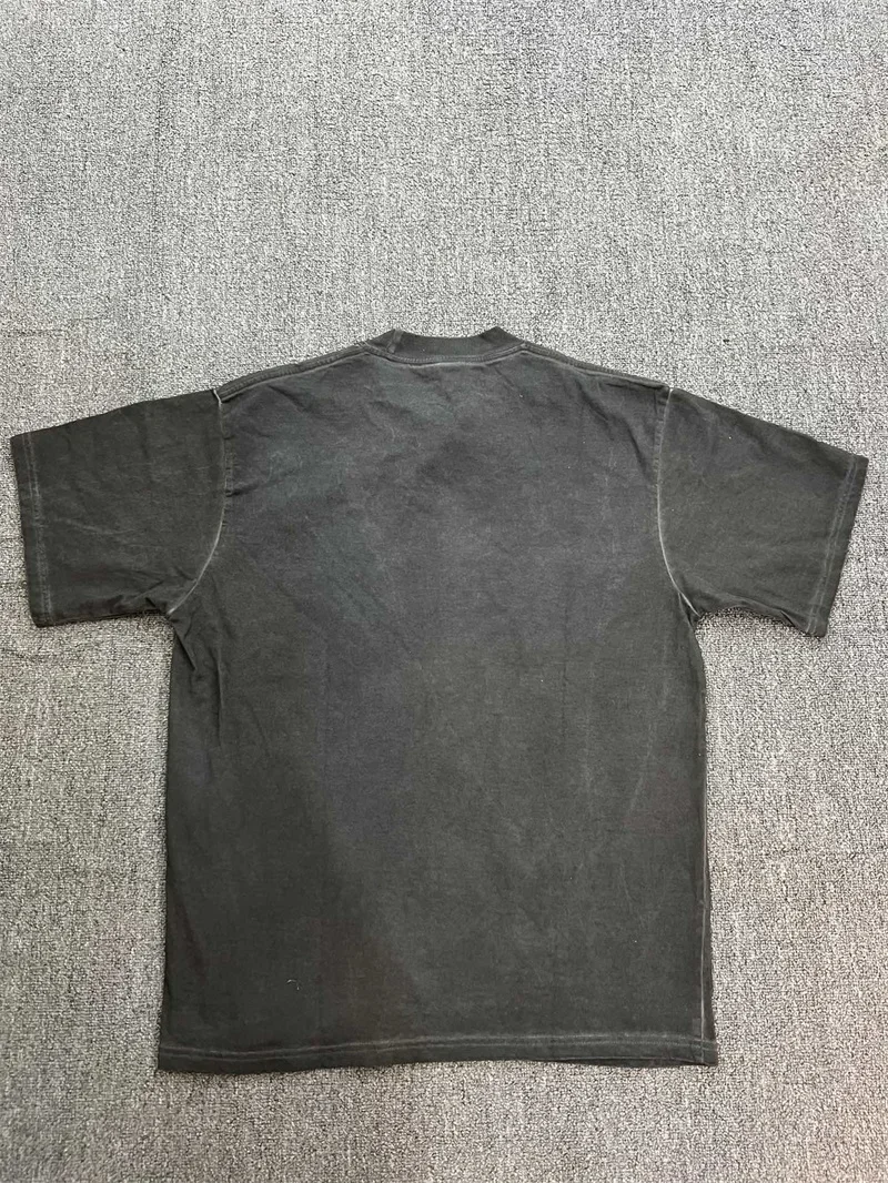 تي شيرت كلاسيكي مغسول باللون الأسود Saint تي شيرت كاجوال للرجال مطبوع عليه رسومات