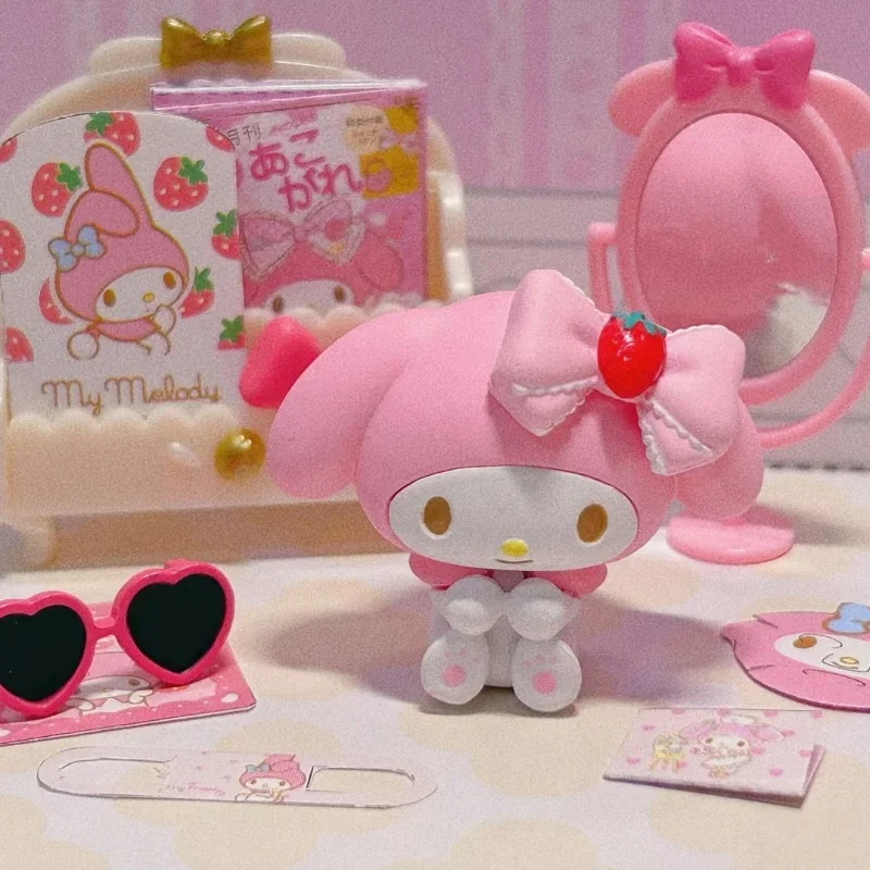 Re-ment Gashapon Capsule Toy Sanrio Blind Box Room Cute Kawaii Strawberry Room Cartoon Miniature Candy Toy Decorazione Regali per bambini