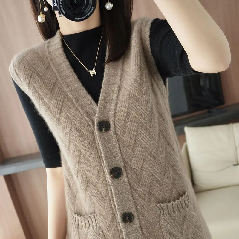 New Woolen Cardigan Women's Korean Version High-end V-neck Slim Fit Vest Explosive Versatile Sleeveless Camisole Trend