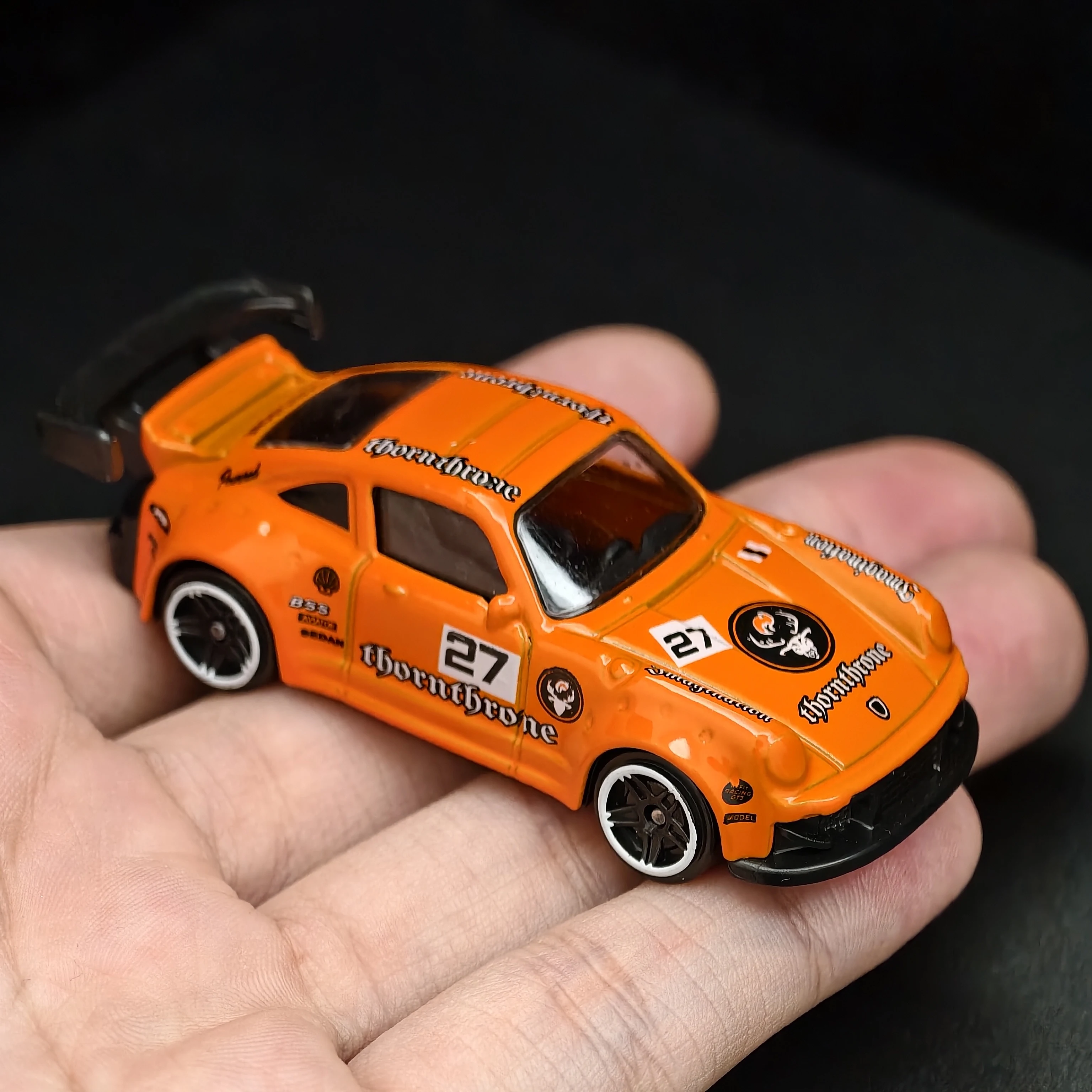 1/64 Alloy Car Model Toy Racing Edition Mini Vehicle Collectible Scale Model for Auto Fans Desktop Display Decoration Collection