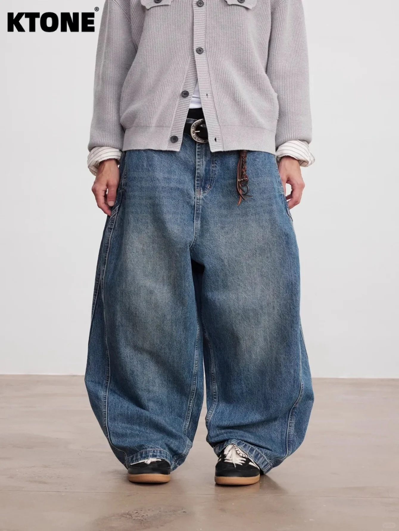 

Light Retro Blue Baggy Jeans Drip Y2K For Man For Dating Casual Denim No accessories or belts included