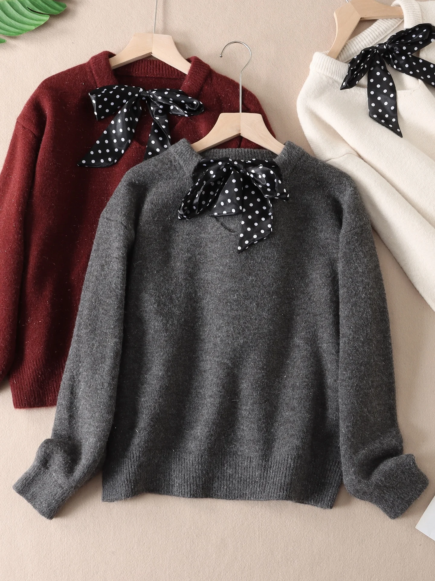 

Faionable Thiened Knitted Sweater with Scarf Bright Tead Bow Tie Winter Warm Women's Long Sve V-Ne Pullover Coat