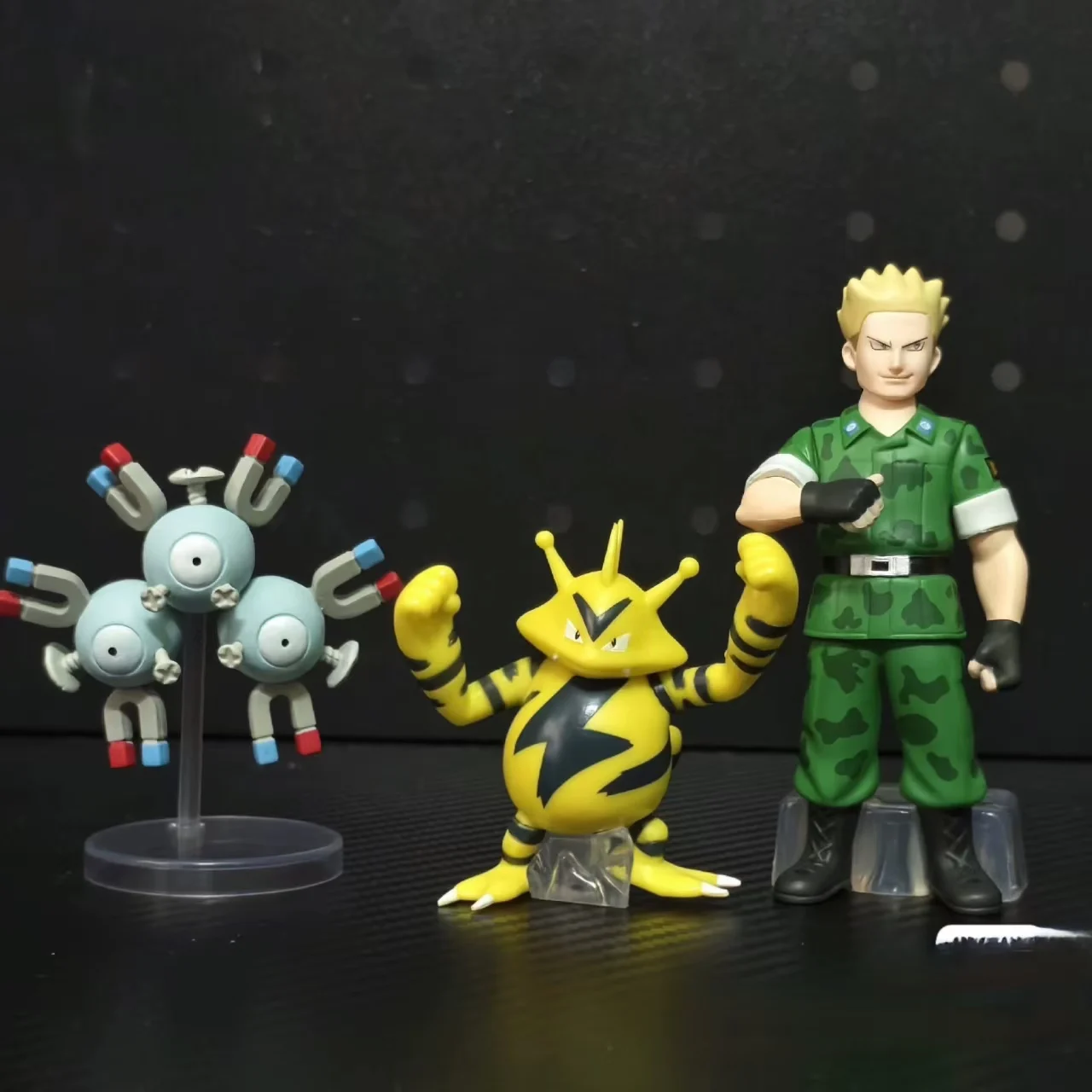 حقيقي 1/20 مقياس العالم Articuno Moltres Zapdos Nidoking Milotic Garchomp Torterra Gengar لطيف عمل نموذج لجسم اللعب