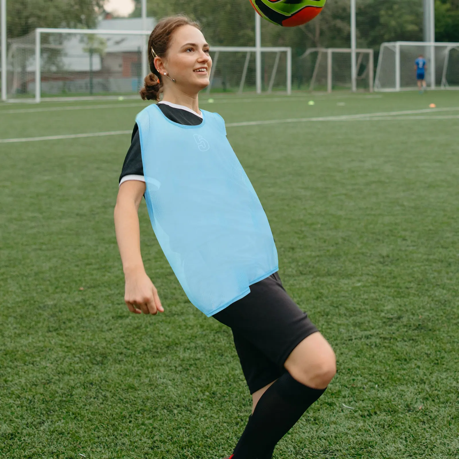 

6 Pcs Quick Dry Mesh Vests 61x55CM Soccer Training Pinnies Sports Costumes Fitness Drills Riding Jerseys