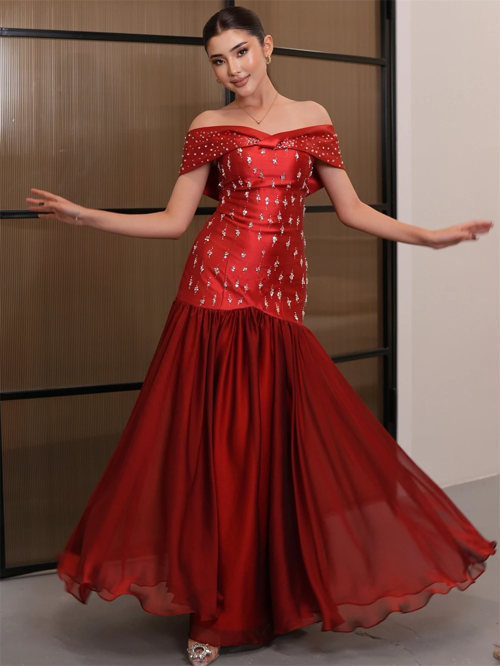 

Customized Luxury Burgundy Satin Evening Dresses Modern Off the Shoulder Homecoming Dresses Sweep Train Vestido De Festa