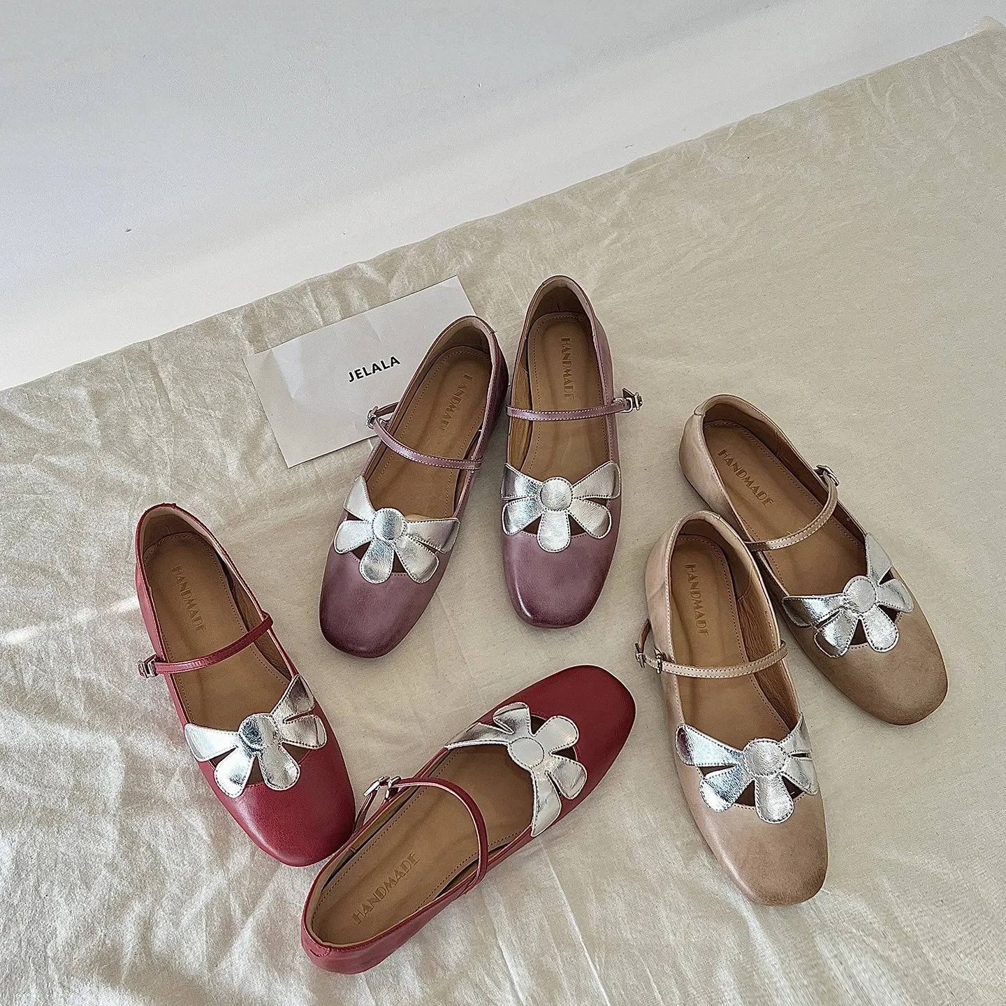 

Женские балетки Мэри Джейн 2026 года во французском стиле с цветочным узором, вырезами и круглым носком, на одной пряжке, низкие туфли без каблука