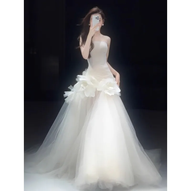 신부 Tulle Mermaid 웨딩 드레스 Sweetheart Pleat and Ruffles가있는 민소매 섹시한 오픈 백 스윕 트레인 시스 가운 가운