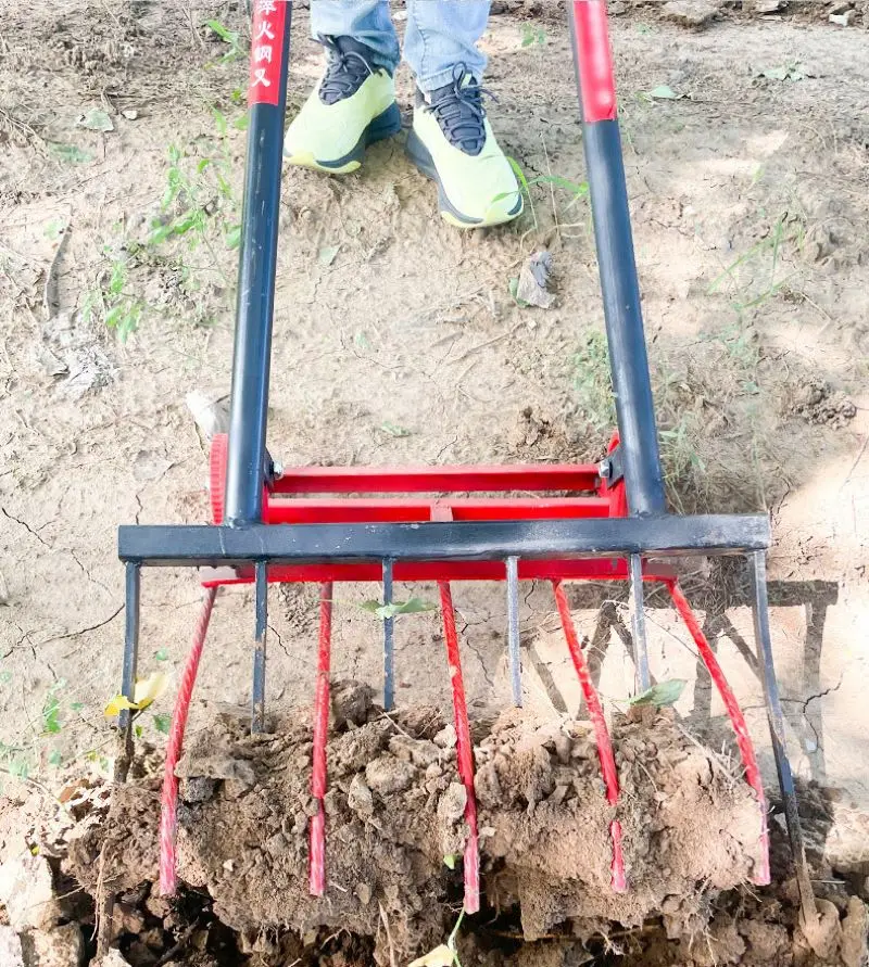 Steel fork-type soil compaction hoe, old-fashioned agricultural hoe