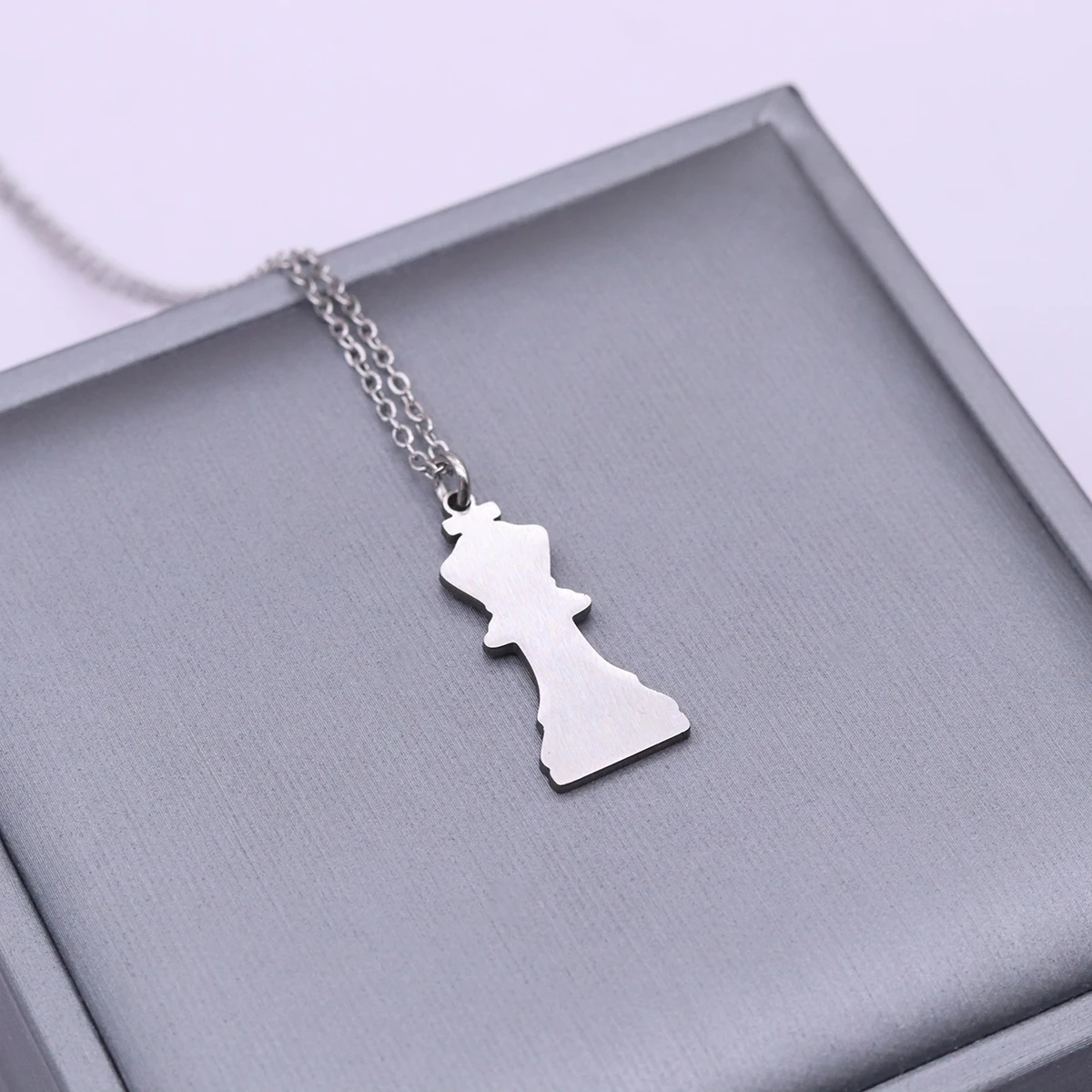 Kinitial Chess Queen Pendant Necklace Chess Piece Stainless Steel Chain Necklaces For Women Jewelry Gift Wholesale