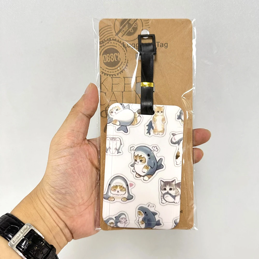 Etiqueta de equipaje con diseño de gato de tiburón Kawaii para hombres y mujeres, accesorios de viaje, etiqueta de equipaje de PVC de dibujos