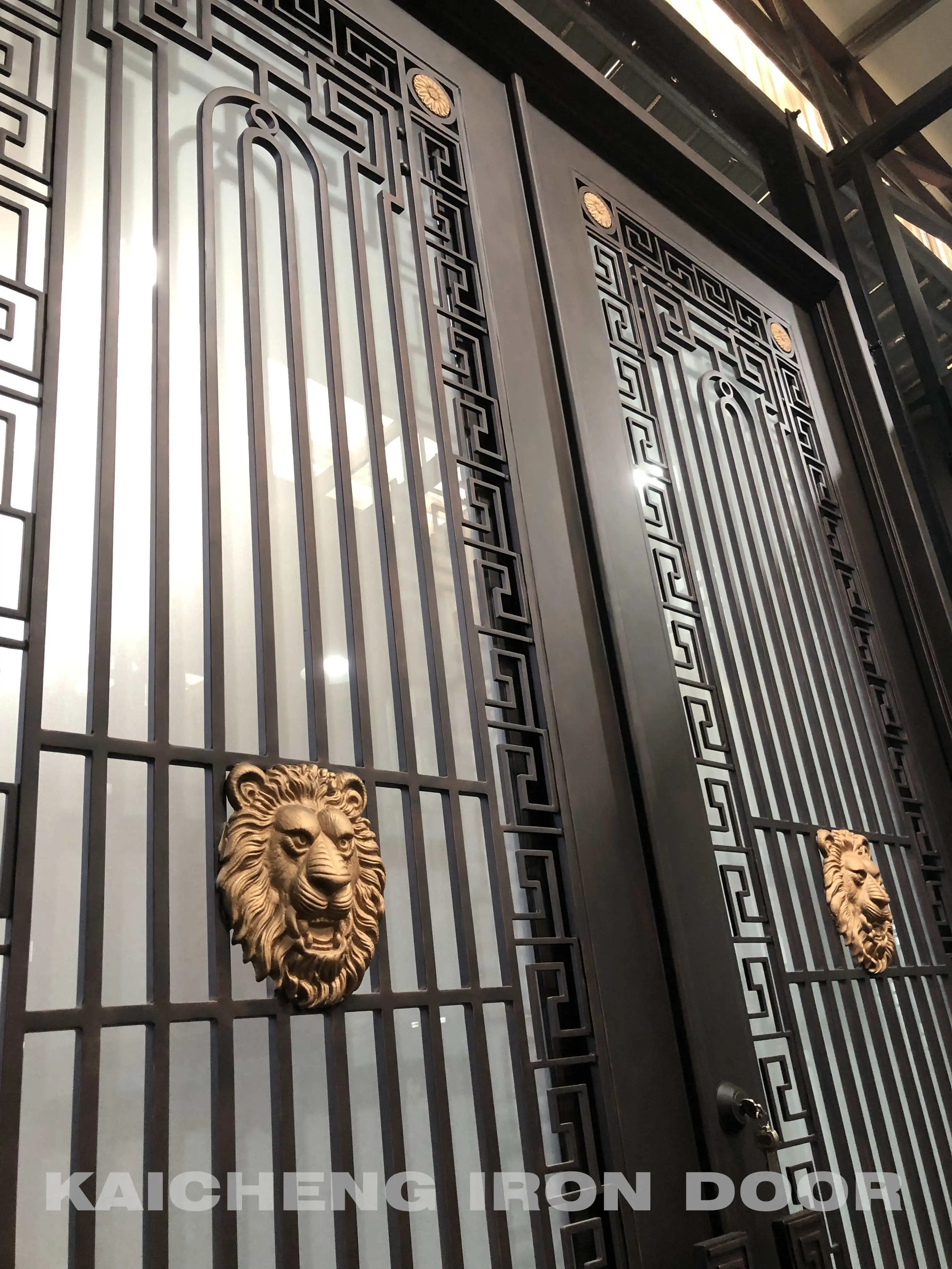 Puerta de hierro forjado,