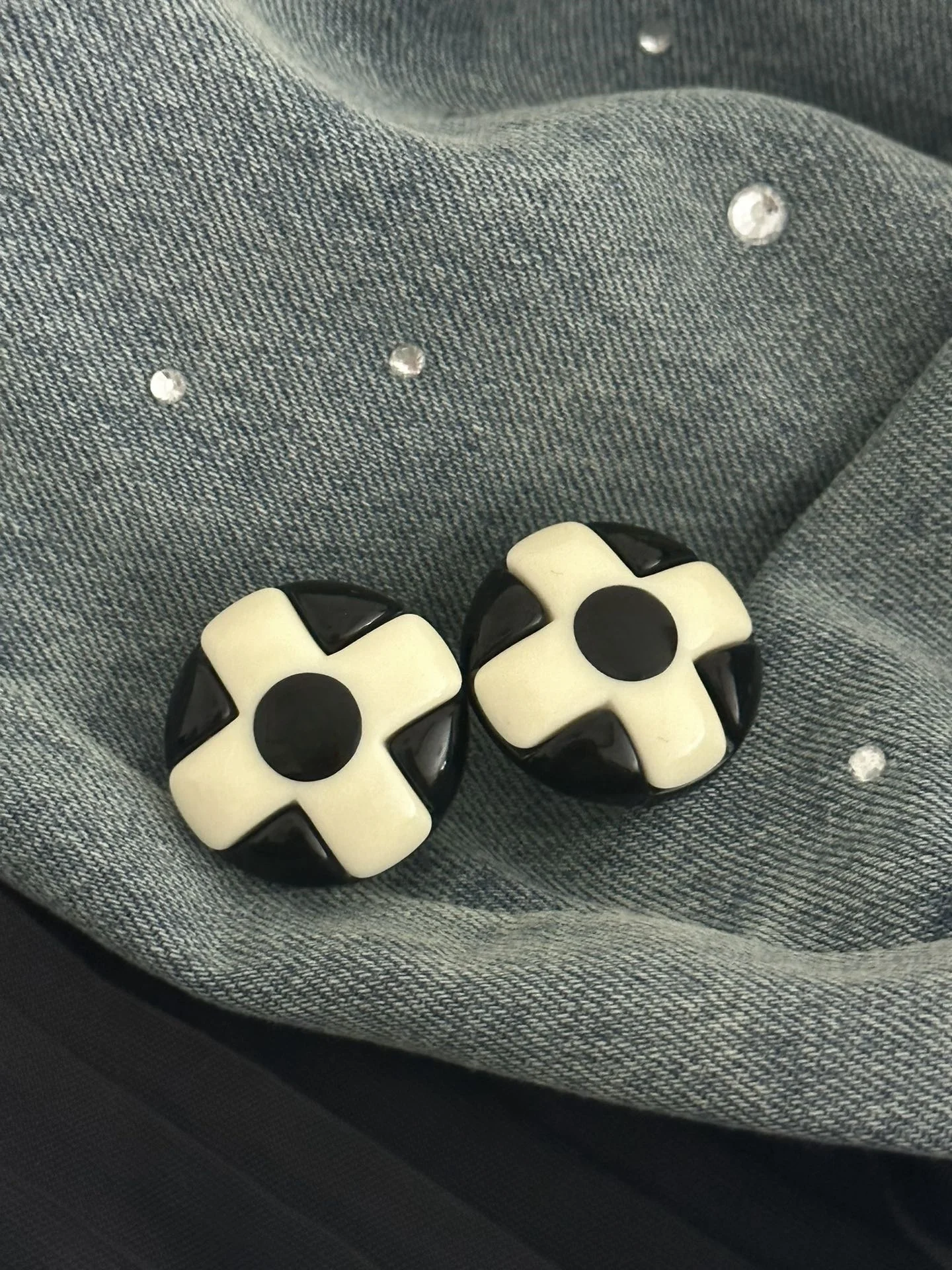 

Europe and the United States new high-end brand in the ancient style heavy industry fashion cross earrings