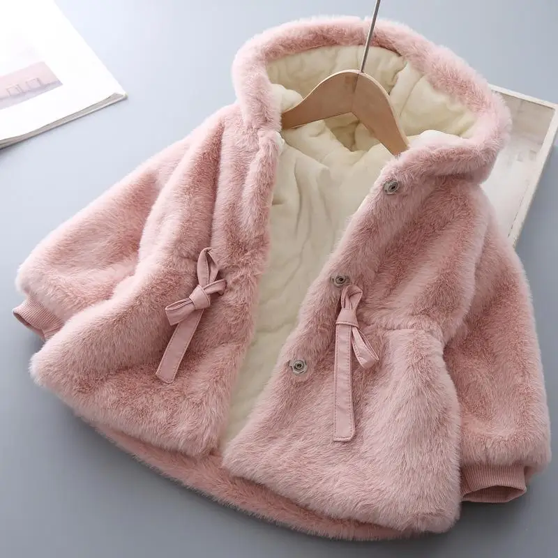 

2024 Girls Kids Winter Coat Fake Fur Soft Velvet Thickening Warm Hooded Coats Cute Baby Belt Overcoats Children Clothing 0-8T