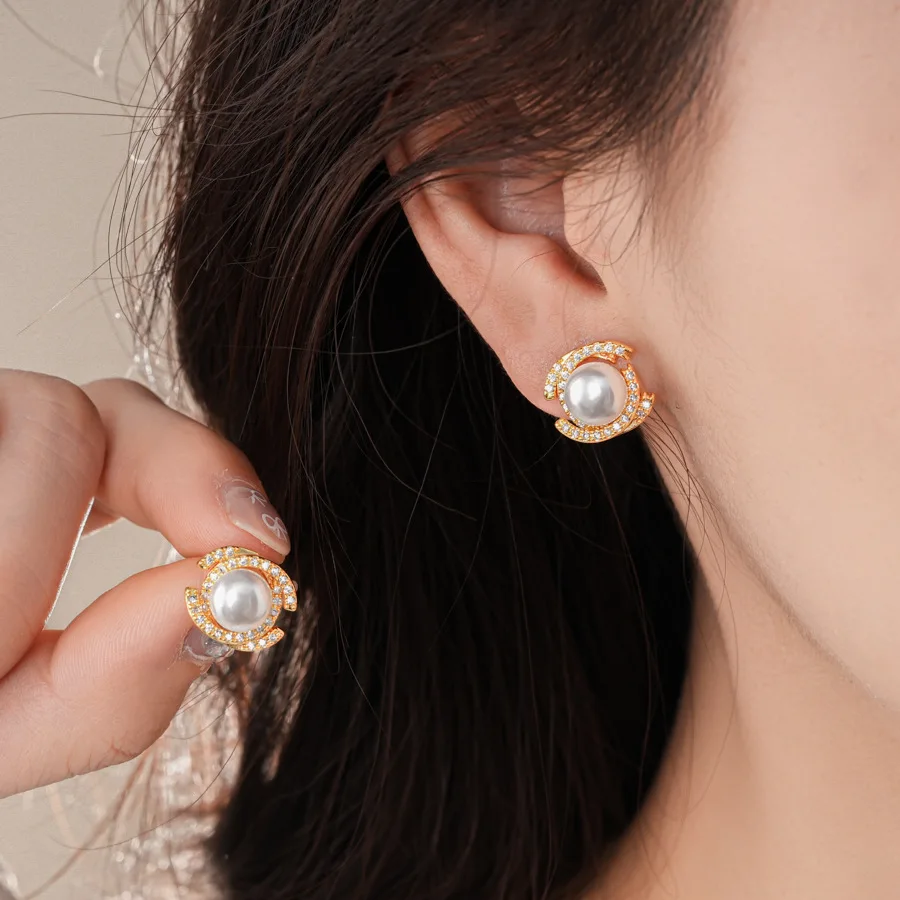 Silver Needle Zircon Pearl Double C Stud Earrings for Women French Retro Elegant Stud Earring Light Luxury High-end Jewelry