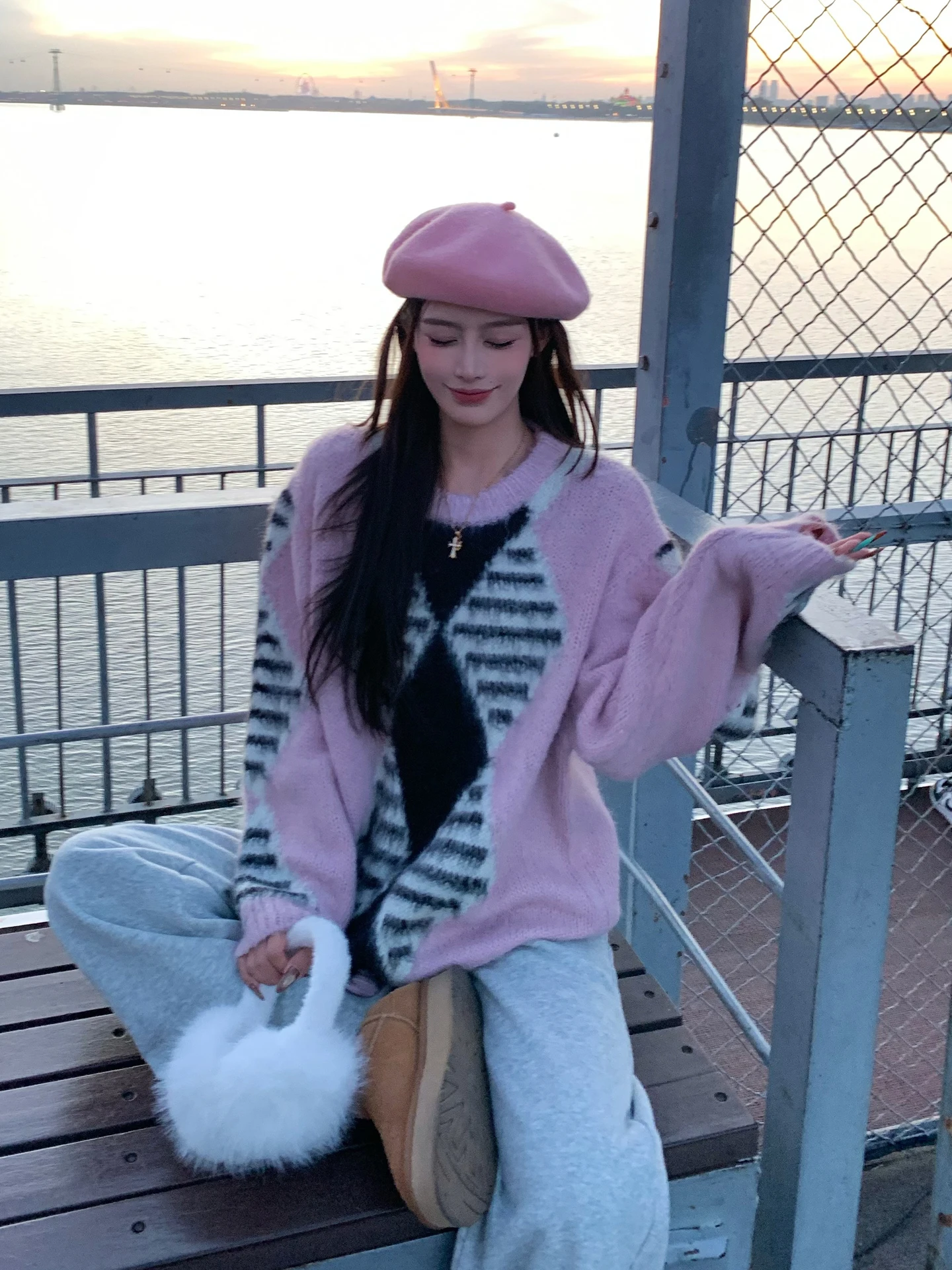 

Женский свободный свитер с длинными рукавами и круглым вырезом, розовый, с цветочной вышивкой и ромбовидным узором, осенне-зимний, винтажный, комфортный, K...