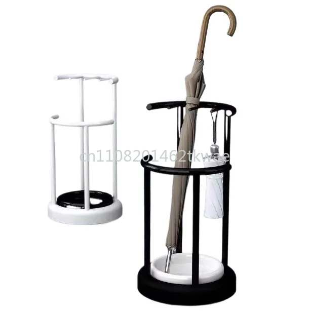 

Стеллаж для хранения зонтов. Простая дверная полка для зонтов. Полка для магазина компании. Лобби отеля. Сливное ведро для зонтов из кованого железа.