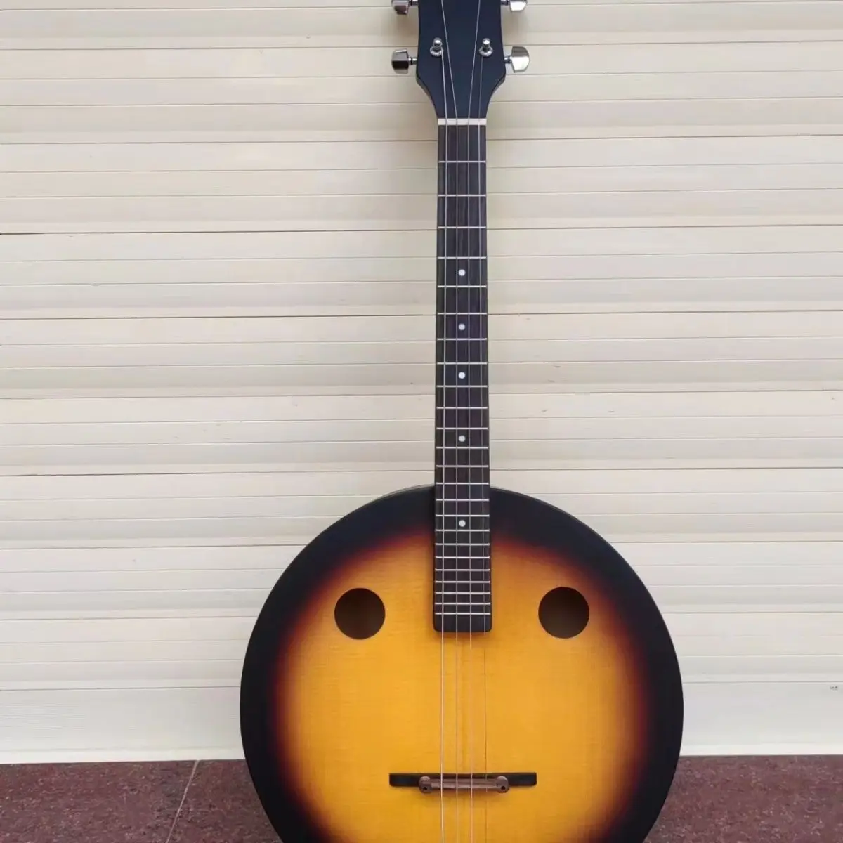 Zhongruan yueqin Tibetan plucked instruments Chinese string instruments