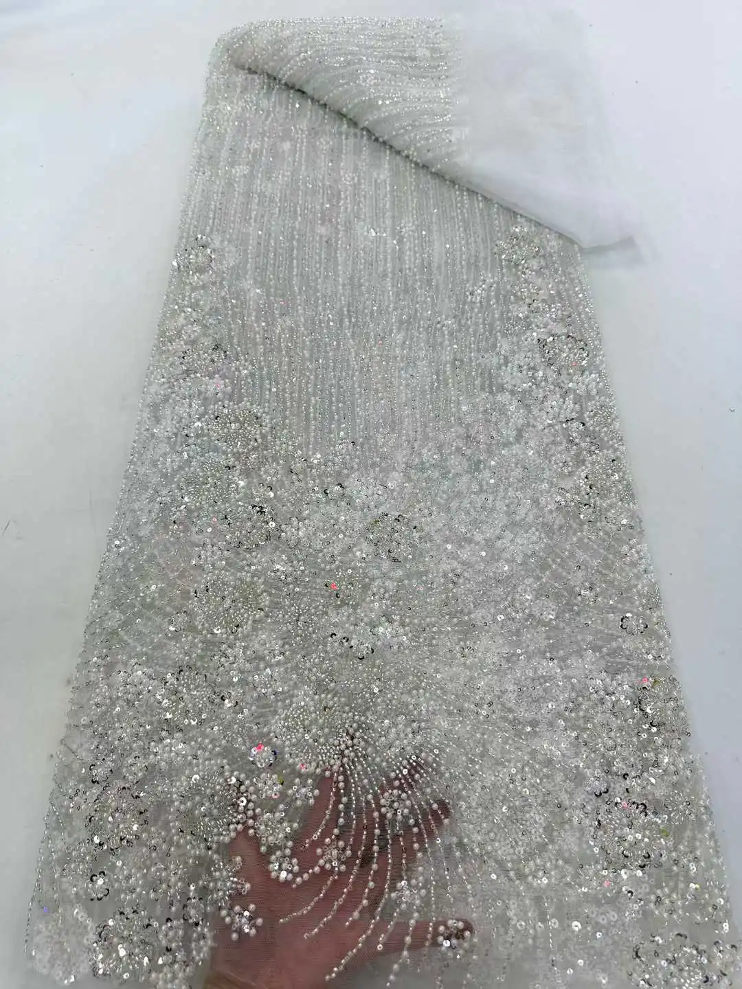 2025 رائجة البيع أحدث النيجيري الأفريقي فرنسا تول أقمشة الدانتيل مع الخرز الترتر الراقية للعروس حفل زفاف خياطة فساتين