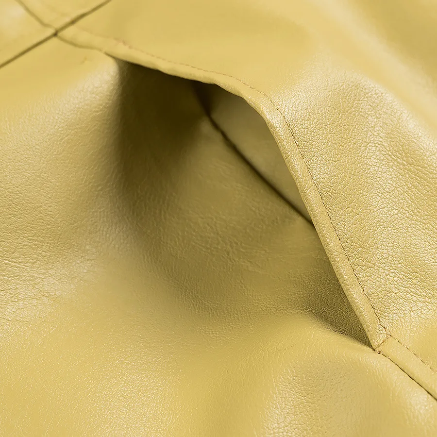 Cappotto lungo in pelle PU di lusso per donna 2025 Nuovo autunno monopetto a maniche lunghe con colletto bavero Trench femminile in ecopelle