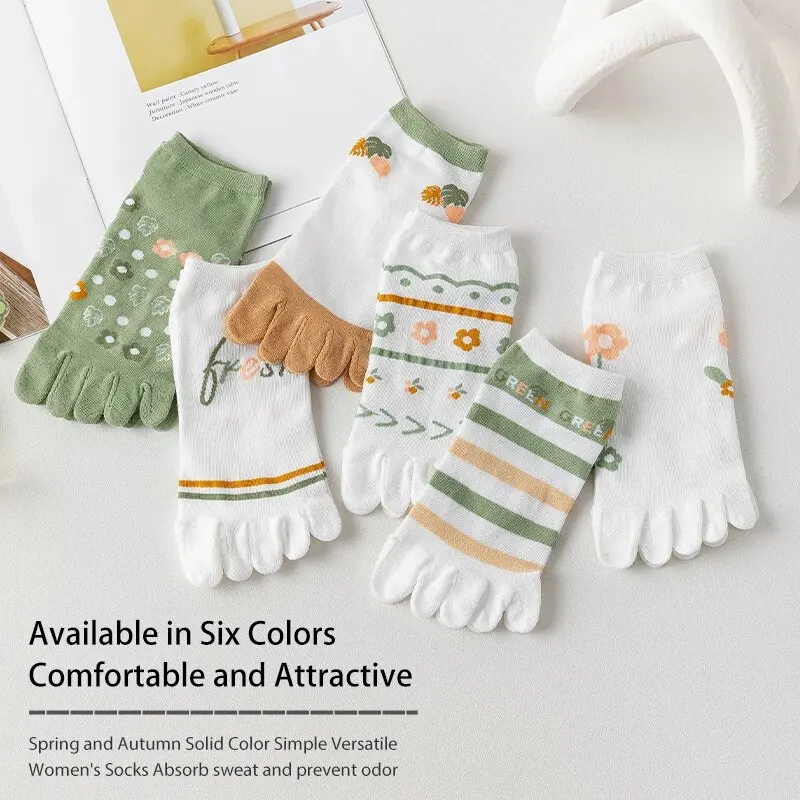 3 Pairs of Women Is Four-season Short Striped Floral Cute Sweet Fresh and Fashionable Cotton Toe Socks