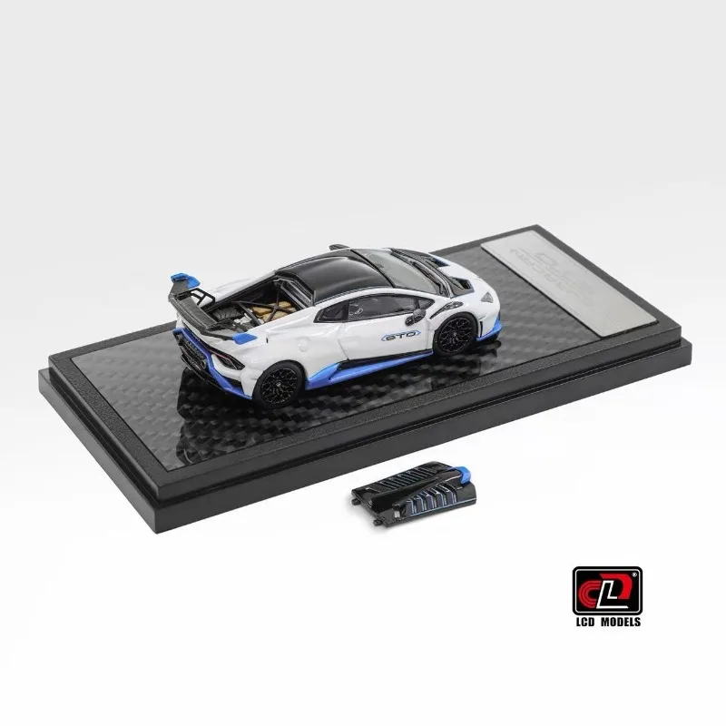 โมเดลรถจำลองโลหะผสม Lamborghini Huracan STO ขนาด 1:64 ของเล่น LCD เหมาะเป็นของขวัญเทศกาลสำหรับเด็ก และเป็นของสะสมสำหรับผู้ใหญ่