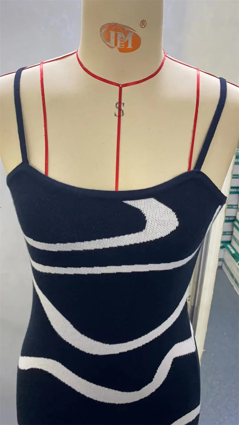 Vestido de punto a rayas ajustado de verano, vestido sin mangas con tirantes para la playa, vestido largo Sexy de ganchillo para cubrir Bikini, traje de baño