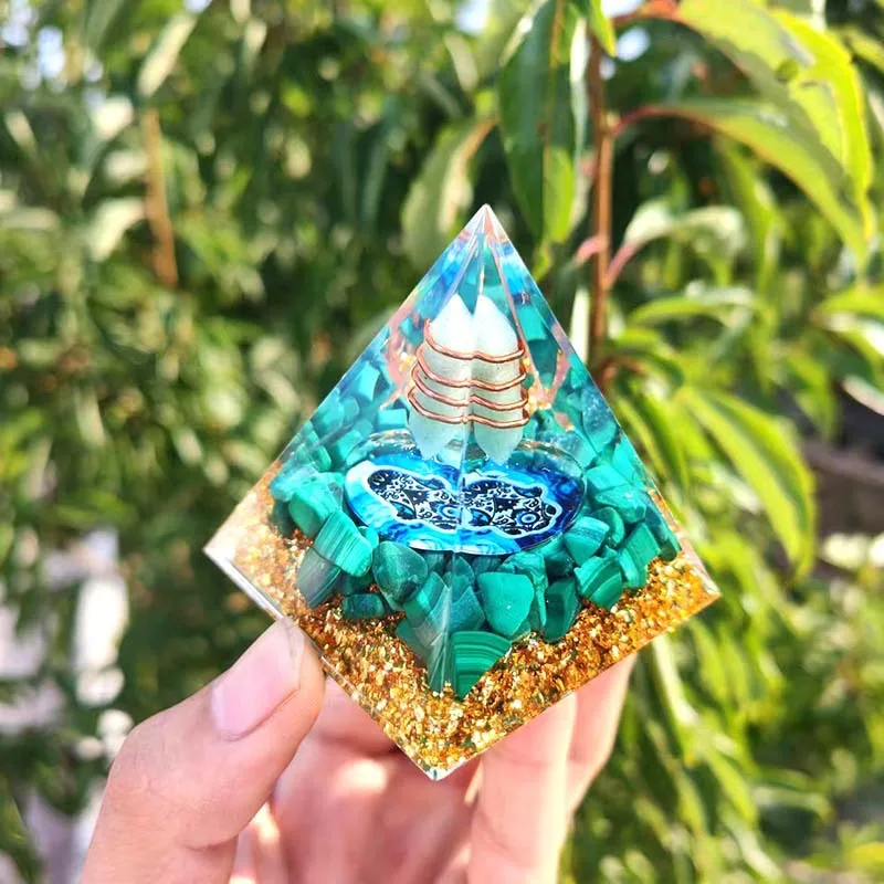 Crystal Ball Pyramid Epoxy Resin Home Decoration Auspicious Feng Shui