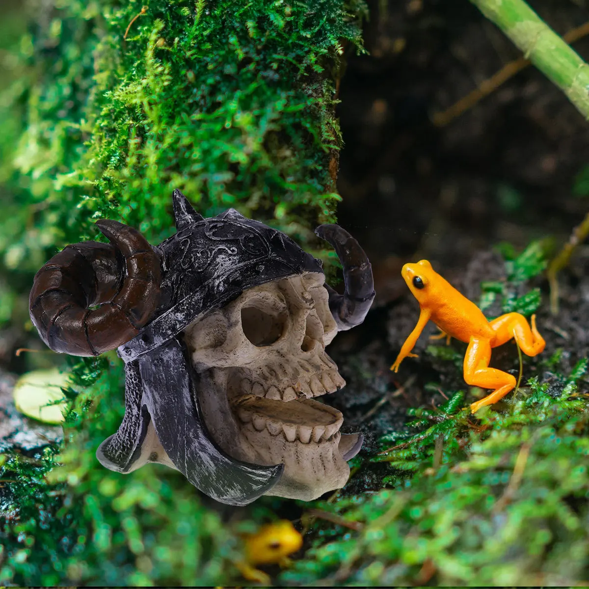 

Skull Fish Tank Decor Resin Design Aquarium Landscape Ornament Natural Hiding Spot for Freshwater Saltwater Shrimp