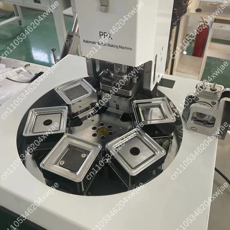 Semi Automatic Square Refrigerator Magnet Press Machine 50x50mm with Mold Pneumatic System