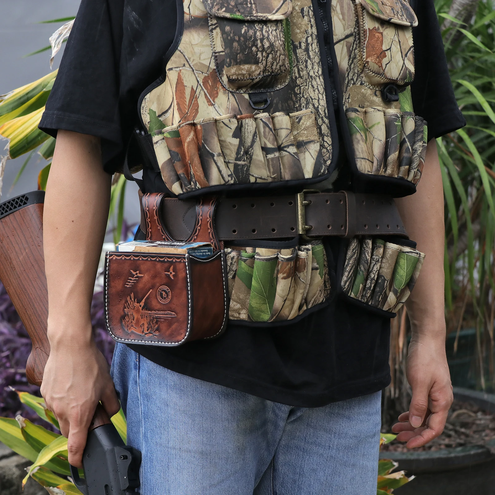 Tourbon Hunting Leather Shotgun Cartridges Pouch Ammo Waist Bag Case Gun Shell Pouch with 2 Bullet Loop for 12/16/20 Gauge Brown view 2