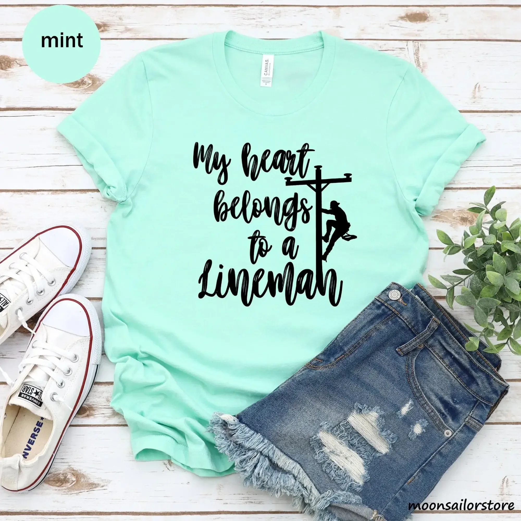 Mon cœur appartient à un lineman, t-shirt pour femme fière de son mari
