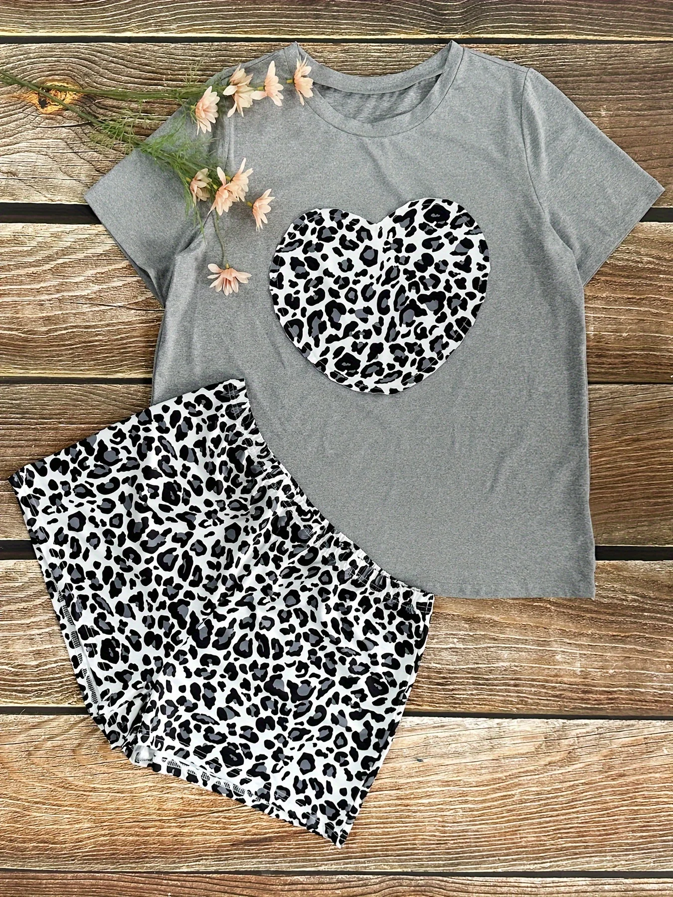 Plus Size Leopard Print Casual Shorts Set Crew Neck Short Sleeve Top & Shorts Outfits For Spring & Summer