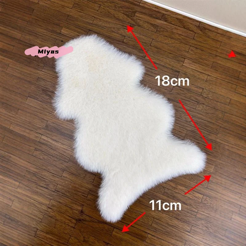 1/12 Schaal Imitatie Schapenvacht Pluche Tapijt Poppenhuis Vloermat voor Slaapkamer Woonkamer Model Poppenhuis Decoratieve Accessoire