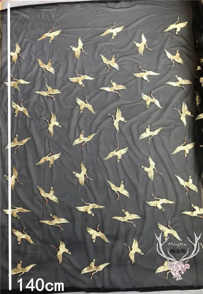 Tela de encaje bordado con grulla coronada roja dorada, tela de tul de pájaro, tela para vestido de novia, tela de encaje para vestido de novia, 1 yarda