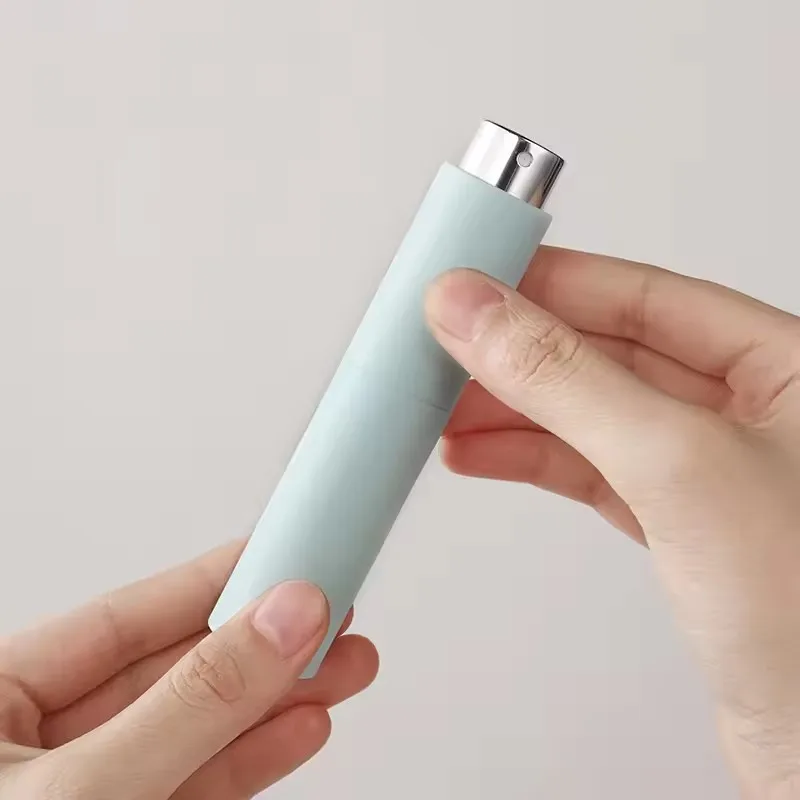 1 Stück Kunststoff 10ML Parfüm-Sprühflasche Mini Nachfüllbarer Zerstäuber Reise-Essential Parfüm-Spender für Unterwegs – Detail 2