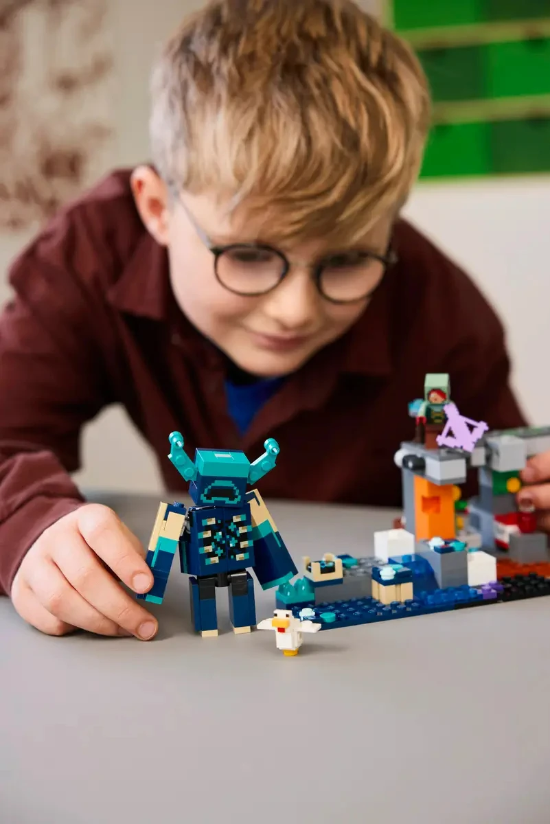 LEGO ® Minecraft ® Brinquedo gamer The Warden Encounter 21274