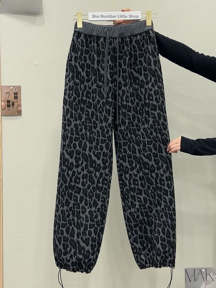 

Осенне-зимние женские брюки больших размеров с леопардовым принтом, на флисовой подкладке, прямого кроя, повседневные, на шнурке